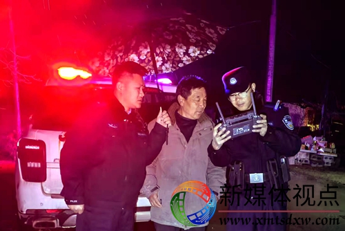 店子派出所“翼云雄鹰”无人机战队队员现场搜寻走失的鹅群。.jpg